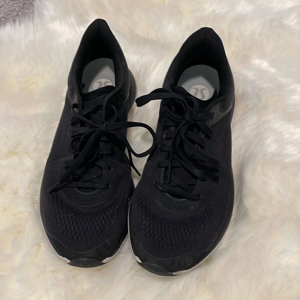 Lululemon shoes size 8
